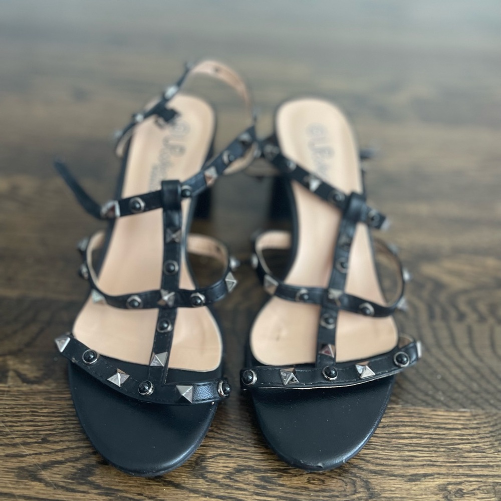 Women's sandals, size 37 or 6.5, leather, black